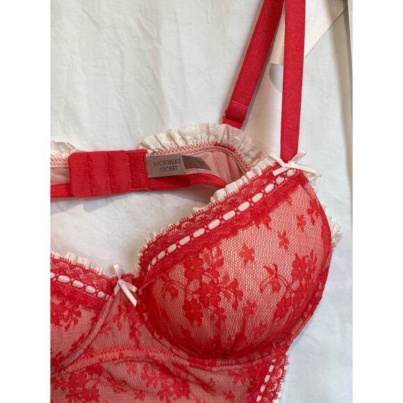 Victoria’s Secret Red Lace French Maid Apron Lingerie Set Size 34D - Picture 8 of 8